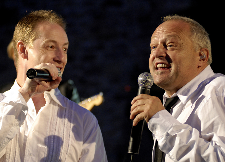 MCM singers Andy Laycock & David Hanselmann